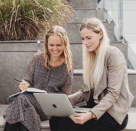Female go-getter sparringspartner
